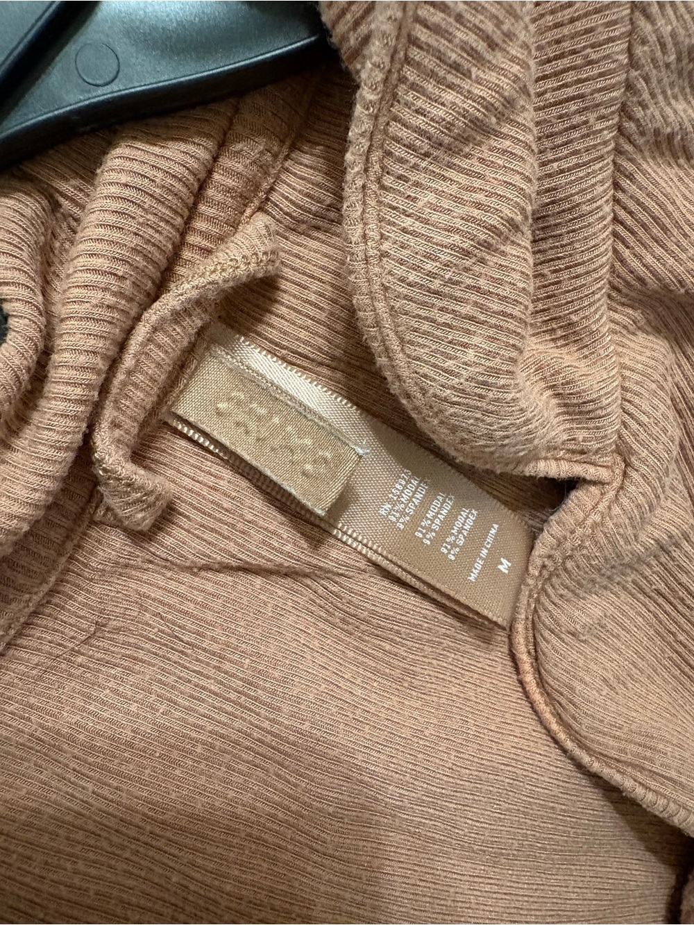 SKIMS Light Brown Button-Down Lounge Shirt - Picture 3 of 3